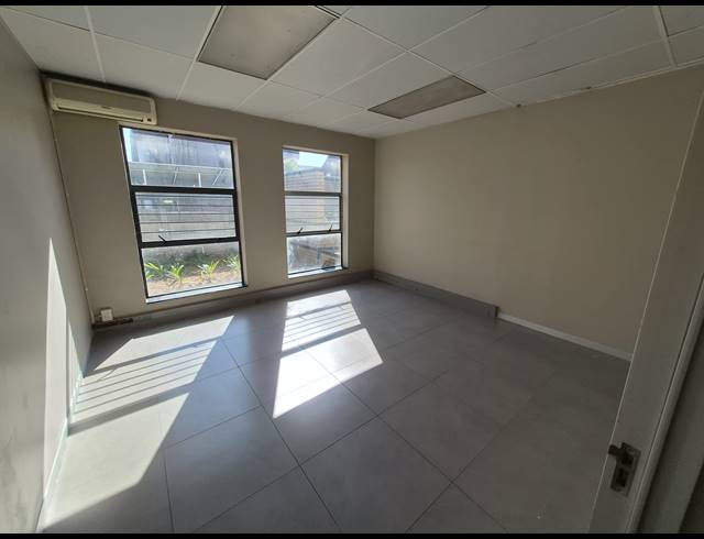 182M² OFFICE TO LET IN RIVONIA